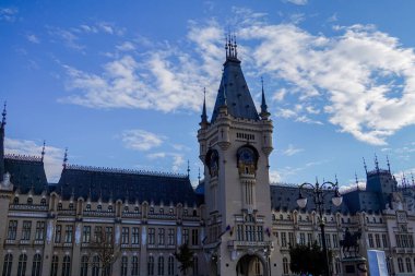 Romanya 'nın Iasi şehrinde güzel bir kale. Güzel mimari