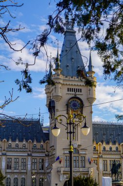 Romanya 'nın Iasi şehrinde güzel bir kale. Güzel mimari