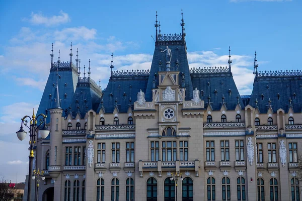 罗马尼亚雅西市美丽的城堡 美丽的建筑 — 图库照片