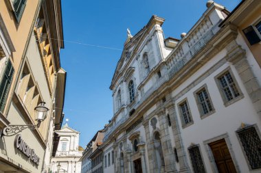 Güzel İsviçre şehri Solothurn. Sokak mimarisi, manzaralar