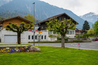 Interlaken şehri, nehir seti, güzel manzara..