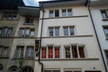 İsviçre 'deki inanılmaz güzel Freiburg şehri. Mimarlık ve panorama