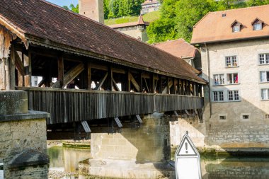 İsviçre 'deki inanılmaz güzel Freiburg şehri. Mimarlık ve panorama