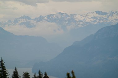 Bernese Alpleri 'nin inanılmaz manzarası. Arka plan doğa, özgürlük