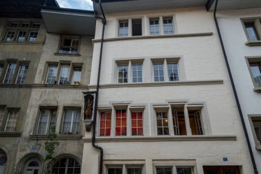 İsviçre 'deki inanılmaz güzel Freiburg şehri. Mimarlık ve panorama
