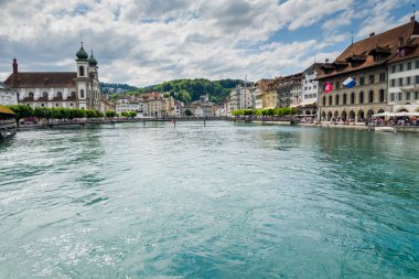 İsviçre 'nin güzel şehri Lucerne. Şehir manzaraları ve mimari