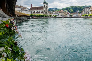 İsviçre 'nin güzel şehri Lucerne. Şehir manzaraları ve mimari