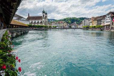 İsviçre 'nin güzel şehri Lucerne. Şehir manzaraları ve mimari