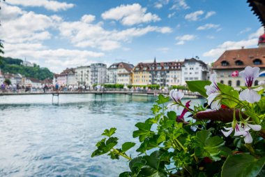 İsviçre 'nin güzel şehri Lucerne. Şehir manzaraları ve mimari