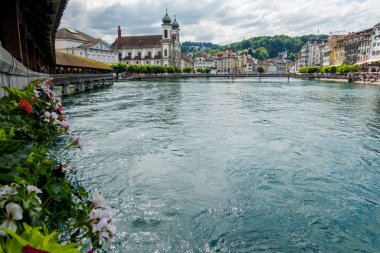 İsviçre 'nin güzel şehri Lucerne. Şehir manzaraları ve mimari