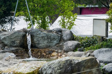 İsviçre çiftliği, eski bir ev. İsviçre çiftlik evi