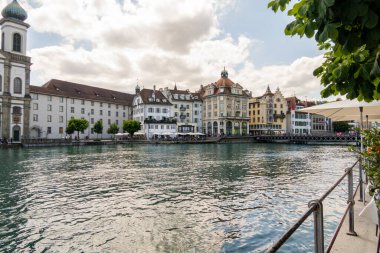 İsviçre 'nin güzel şehri Lucerne. Şehir manzaraları ve mimari