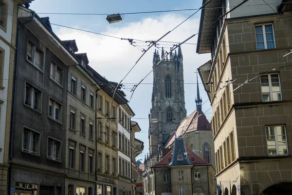 スイスのフライブルクの信じられないほど美しい街 建築とパノラマ — ストック写真