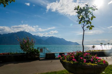 Montreux yakınlarındaki Geneva Gölü. nefes kesici manzara