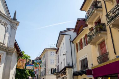 Cenevre Gölü kıyısındaki güzel Fransız kasabası Thonon.