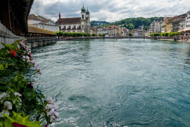 İsviçre 'nin güzel şehri Lucerne. Şehir manzaraları ve mimari