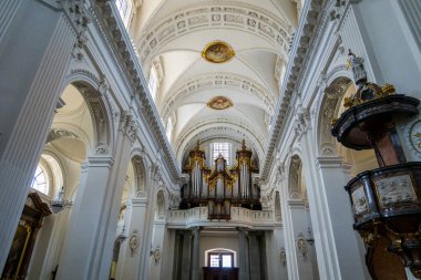 İsviçre mimarisi ve geçmişindeki Solothurn inanılmaz güzel bir şehir.