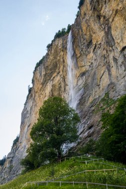 İsviçre 'de güzel Alpler ve Şelaleler. Bernese Alpleri