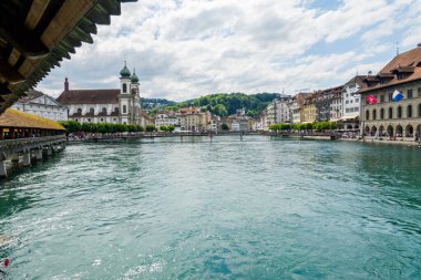 İsviçre 'nin güzel şehri Lucerne. Şehir manzaraları ve mimari
