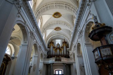 İsviçre mimarisi ve geçmişindeki Solothurn inanılmaz güzel bir şehir.