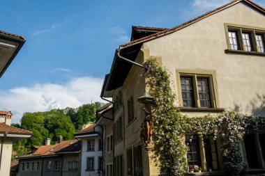 İsviçre 'deki inanılmaz güzel Freiburg şehri. Mimarlık ve panorama