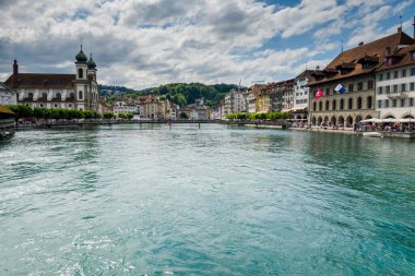 İsviçre 'nin güzel şehri Lucerne. Şehir manzaraları ve mimari