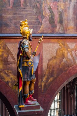 Muhteşem İsviçre şehri Basel. Ren nehrinin mimarisi ve manzarası.