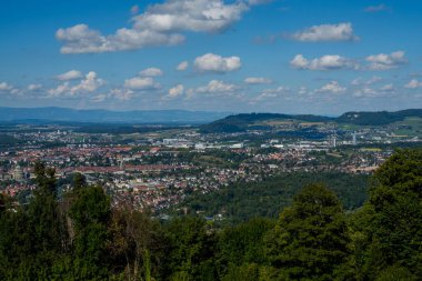 Bern panorama. Dağdan Bern manzarası. Güzel ortaçağ şehri