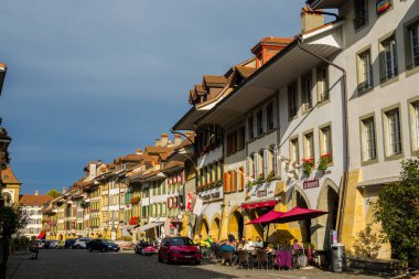 Muhteşem İsviçre kenti Murten Mimarlık. antik güzel şehir