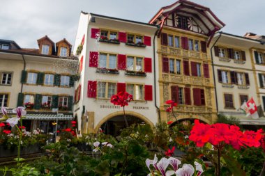 Muhteşem İsviçre kenti Murten Mimarlık. antik güzel şehir