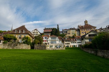 Muhteşem İsviçre kenti Murten Mimarlık. antik güzel şehir