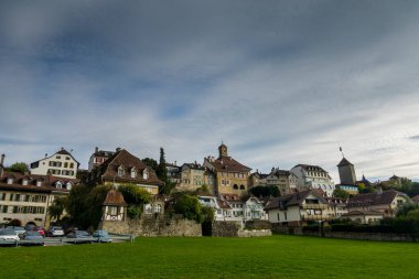 Muhteşem İsviçre kenti Murten Mimarlık. antik güzel şehir