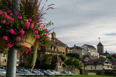 Muhteşem İsviçre kenti Murten Mimarlık. antik güzel şehir