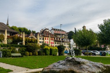 Muhteşem İsviçre kenti Murten Mimarlık. antik güzel şehir