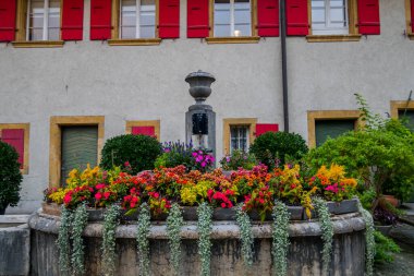 Muhteşem İsviçre kenti Murten Mimarlık. antik güzel şehir