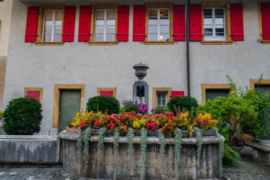 Muhteşem İsviçre kenti Murten Mimarlık. antik güzel şehir