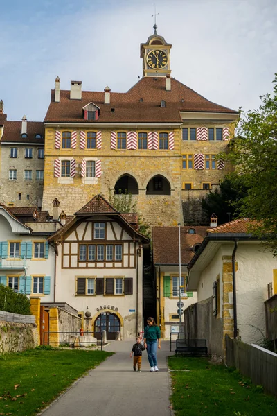 Magnifik Schweizerstad Murten Architecture Forntida Vacker Stad — Stockfoto