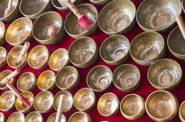 Piyasada Singing Kaseler