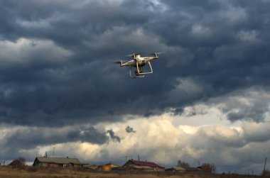 Yüksek çözünürlüklü kameralı profesyonel RTK İHA.