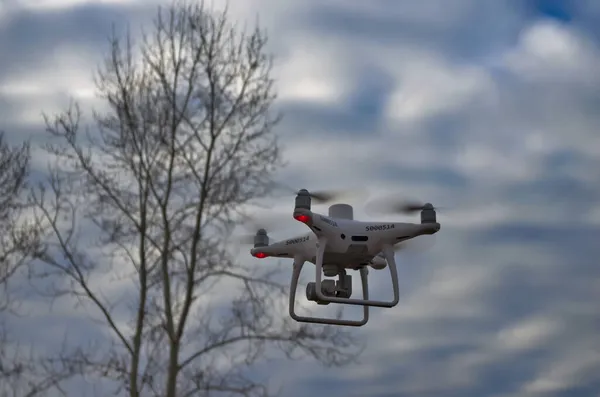 Profesjonalny dron RTK z kamerą wysokiej rozdzielczości na pokładzie — Zdjęcie stockowe