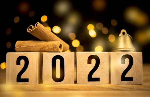 Feliz Año Nuevo 2022 Campana Canela Navidad Cerca Una Foto — Foto de Stock