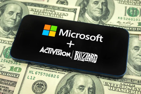 Charków Ukraina Stycznia 2021 Logo Microsoft Activision Blizzard Ekranie Smartfona — Zdjęcie stockowe