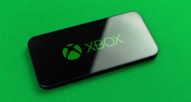 Kharkov, Ukrayna - 19 Ocak 2021: Xbox logosu kapatıldı. İş, hisse ve ticaret geçmişi