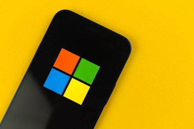 Kharkov, Ukrayna - 19 Ocak 2021: Microsoft ikonu yakın plan. Boşluğu kopyala 