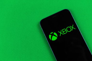 Kharkov, Ukrayna - 19 Ocak 2021: Xbox logosu kapatıldı. İş, hisse ve ticaret geçmişi