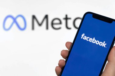 Facebook ve Meta logosu. Metaverse konsept arkaplanı