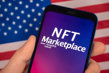 ABD bayraklı NFT pazarı. Finansal olmayan jeton, kripto sanatı ve engelleme zinciri. Üst görünüm