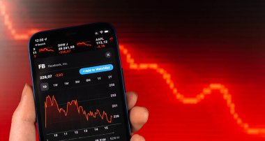 Kharkov, Ukrayna - 11 Şubat 2022: Kırmızı listede Facebook hisse senedi ticareti. Amerikan şirketi, teknoloji endüstrisi. Finans piyasası geçmişi