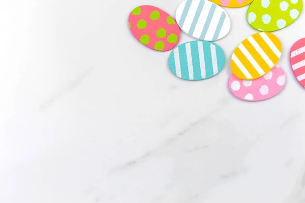 Huevos Coloridos Pascua Fondo Decoración Navideña Con Espacio Para Copiar —  Fotos de Stock