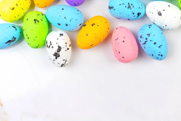 Coloridos Huevos Pascua Diseño Frontera Feliz Concepto Saludos Pascua Fondo —  Fotos de Stock